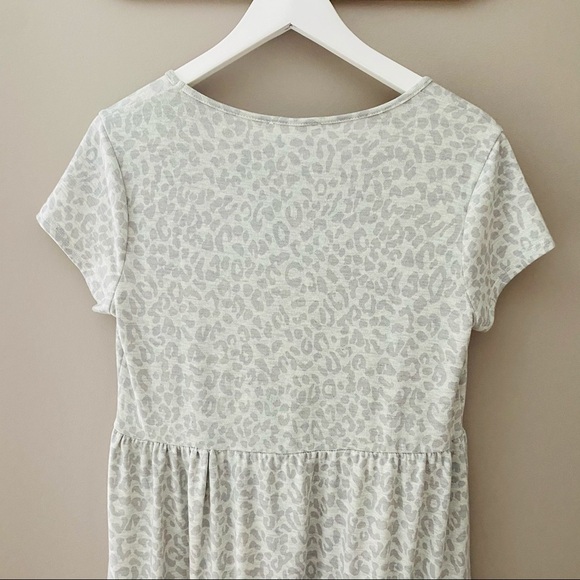 Lush Leopard Print Short Sleeve Dress Gray Sz Small - Picture 7 of 8